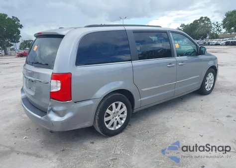 2013 Chrysler Town & Country Touring z USA, uszkodzony, nr VIN 2C4RC1BG8DR677582